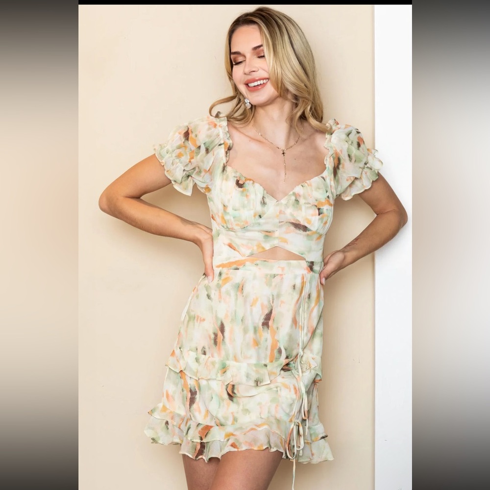 SAINTS & SECRETS CUTOUT DETAIL FLORAL DRESS ❤️IN STORES❤️